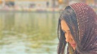Nikita Dutta visits Golden Temple and prays for the betterment of the mankind
